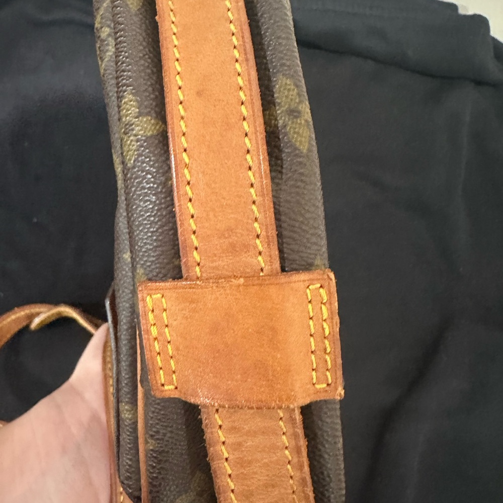 Authentic Louis Vuitton - Picture 3 of 8